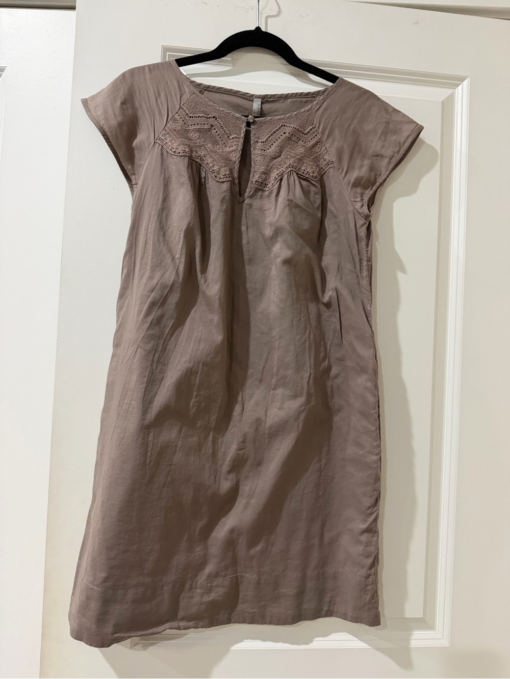 Old Navy Women’s Taupe Brown Cotton Lace Embroidered Shift Dress Size S